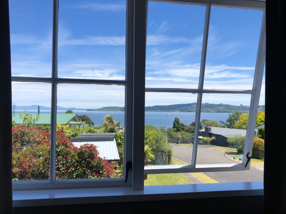 2Mins To Lakefront Family Retreat Taupo Ngoại thất bức ảnh
