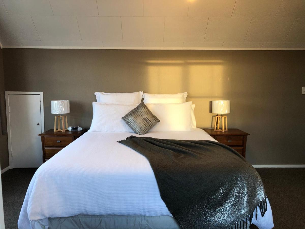 2Mins To Lakefront Family Retreat Taupo Ngoại thất bức ảnh