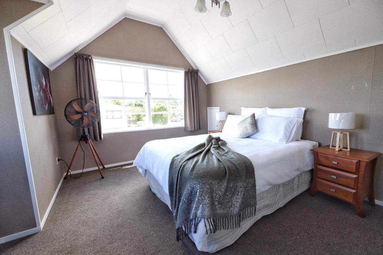 2Mins To Lakefront Family Retreat Taupo Ngoại thất bức ảnh